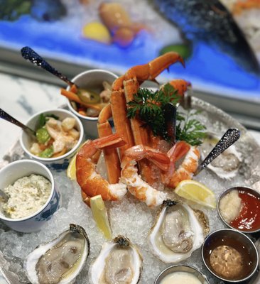 The Syren Oyster & Cocktail Bar by null