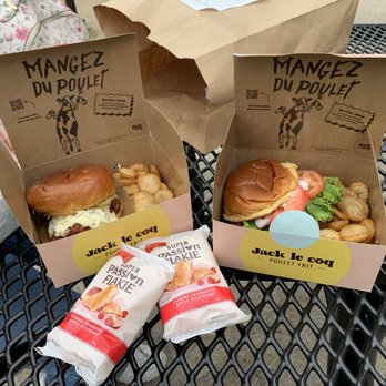 Jack Le Coq - two boxes of food on a table - Chicken Shop Near Me - Verdun, Quebec
