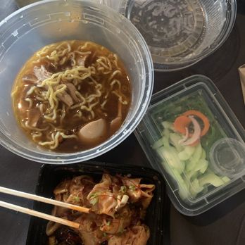 Burosu Ramen - Truffle ramen Spicy wanton shrimp Seaweed salad - Ramen Near Me - Studio City, California Burosu Ramen - Truffle ramen Spicy wanton shrimp Seaweed salad - Ramen Near Me - Studio City, California