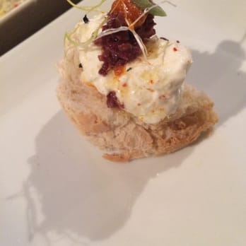 Tres Bocas - Close up burrata - Bars Near Me - Madrid, M