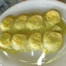 Ravioli di ricotta con pesto di zucchine
