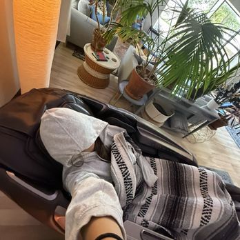 FLOAT STL - Maryland Heights - Full body massage chair - Float Spa Near Me - Maryland Heights, Missouri FLOAT STL - Maryland Heights - Full body massage chair - Float Spa Near Me - Maryland Heights, Missouri