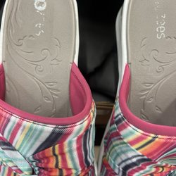 DSW Designer Shoe Warehouse