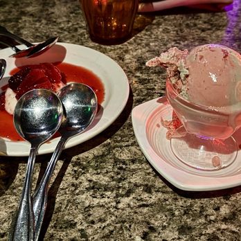 Bella Trattoria - Gelato + Piña Cotta - Italian Near Me - San Francisco, California Bella Trattoria - Gelato + Piña Cotta - Italian Near Me - San Francisco, California