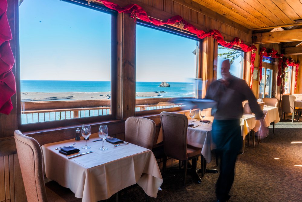 RIVER’S END RESTAURANT & INN Updated August 2024 773 Photos & 699