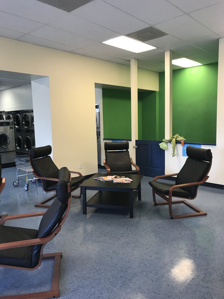 LAUNDRY DAY LAUNDROMAT Updated September 2024 16 Photos 10 Edgett