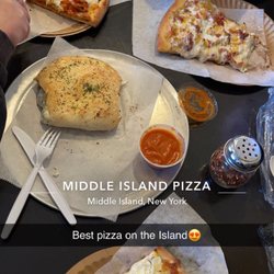 Middle Island Pizza