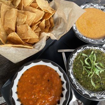 La Josie - Chips & Salsa Roja, Verde and habanero (the habanero was our fave followed by the roja!!) - Mexican Near Me - Chicago, Illinois La Josie - Chips & Salsa Roja, Verde and habanero (the habanero was our fave followed by the roja!!) - Mexican Near Me - Chicago, Illinois