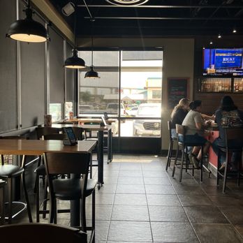 Applebee's Grill + Bar - Sports Bars Near Me - Conroe, Texas