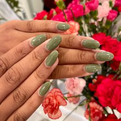 Painting Nails and Spa - Nails