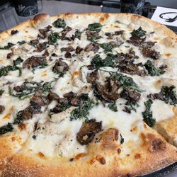 Crust & Roux - The Roux Pizza Pie