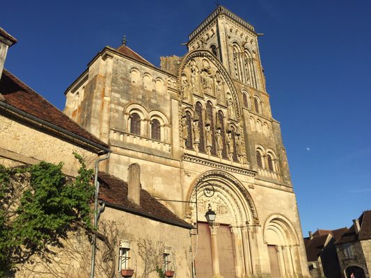 Basilique de Vézelay by null