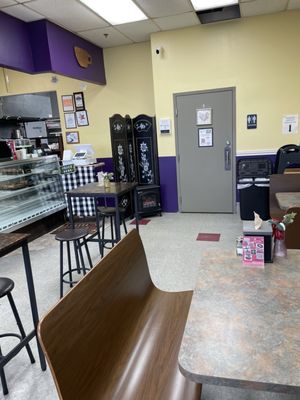 Aurora's Café and Gifts by null