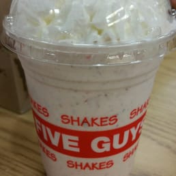 Five Guys  Shake - strawberry & oreo cookie pieces