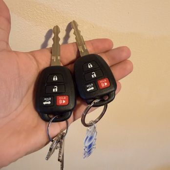 Marco's Locksmith Service - 2 new car keys made from scratch (and 2 duplicate keys that were copied on the spot) - Keys & Locksmiths Near Me Marco's Locksmith Service - 2 new car keys made from scratch (and 2 duplicate keys that were copied on the spot) - Keys & Locksmiths Near Me