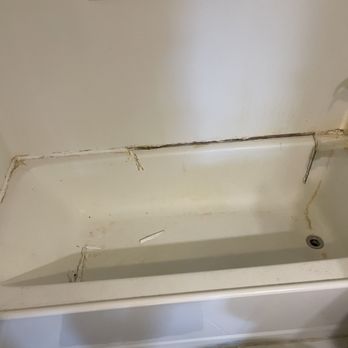 I Can Do That! Handyman services - Tub refresh - before - Handyman Near Me I Can Do That! Handyman services - Tub refresh - before - Handyman Near Me