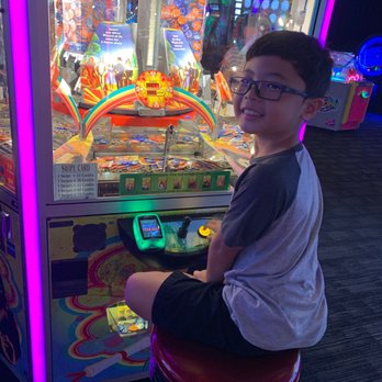Dave & Buster's Ala Moana - Little Yelper Event! - Arcades Near Me - Honolulu, Hawaii
