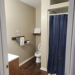 Fisherman's Motel - Bathroom