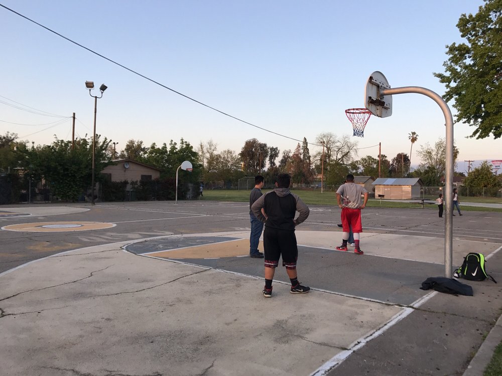 Salazar Center - social services organization in Selma, CA