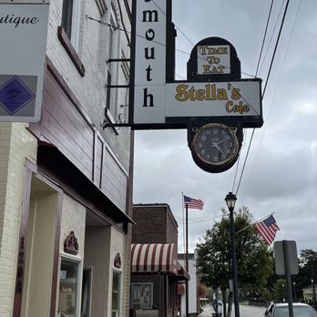 Stella's Cafe - Outside on Main Street! - Breakfast & Brunch Near Me - Plymouth, North Carolina