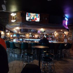 Crabby's Bar & Grill - Nice cool bar & grill