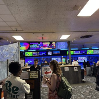 Aiea Bowl - Waiting line to get into the food area - Bowling Near Me - Aiea, Hawaii Aiea Bowl - Waiting line to get into the food area - Bowling Near Me - Aiea, Hawaii