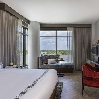 Thompson Savannah - Guest Room - Hotels Near Me - Savannah, Georgia Thompson Savannah - Guest Room - Hotels Near Me - Savannah, Georgia