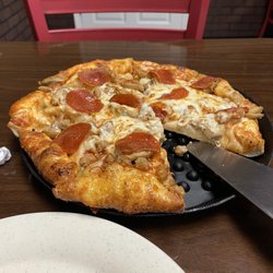 Y not pizza and wings