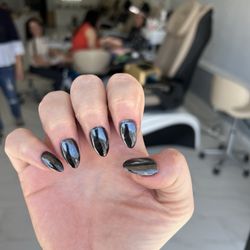 Luminous Nails & Spa - Chrome nails