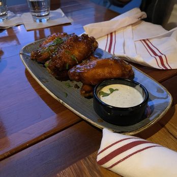 Von's 1000Spirits - Chicken Damn Good Wings - New American Near Me - Seattle, Washington