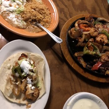 Mariachi's Mexican Grill - Shrimp fajitas for two - Mexican Near Me - Gulf Breeze, Florida