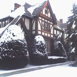 English Manor Bed And Breakfast