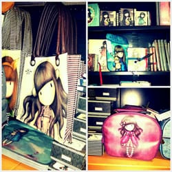 La Feltrinelli - My new fave bag/pencil case/school supply theme....