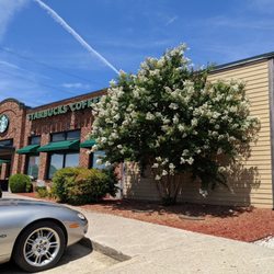 Starbucks - Main entrance from the drive-thru lane