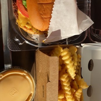 Shake Shack Schaumburg - Happy fries-day - Burgers Near Me - Schaumburg, Illinois Shake Shack Schaumburg - Happy fries-day - Burgers Near Me - Schaumburg, Illinois