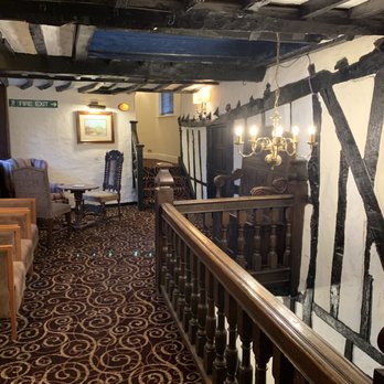 Legacy Rose & Crown Hotel - Very old and the floors creaked - Hotels Near Me - Salisbury, WIL