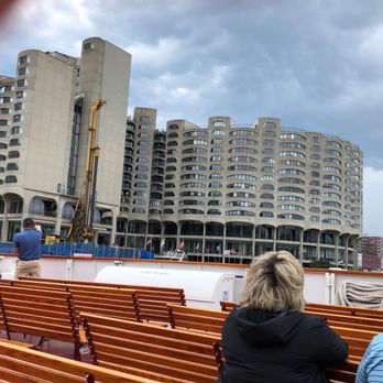 Shoreline Sightseeing - Chicago's fascinating buildings. - Architectural Tours Near Me - Chicago, Illinois