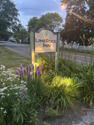 LimeRock Inn by null