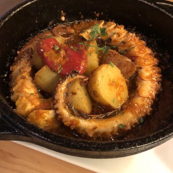 Más Al Sur - Pulpo a la plancha con salsa chimichurri - Spanish Near Me - Madrid, M