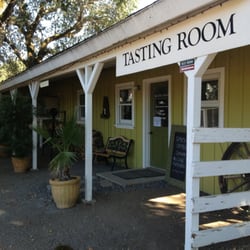 Martin Pohl Wines - The charming tasting room.