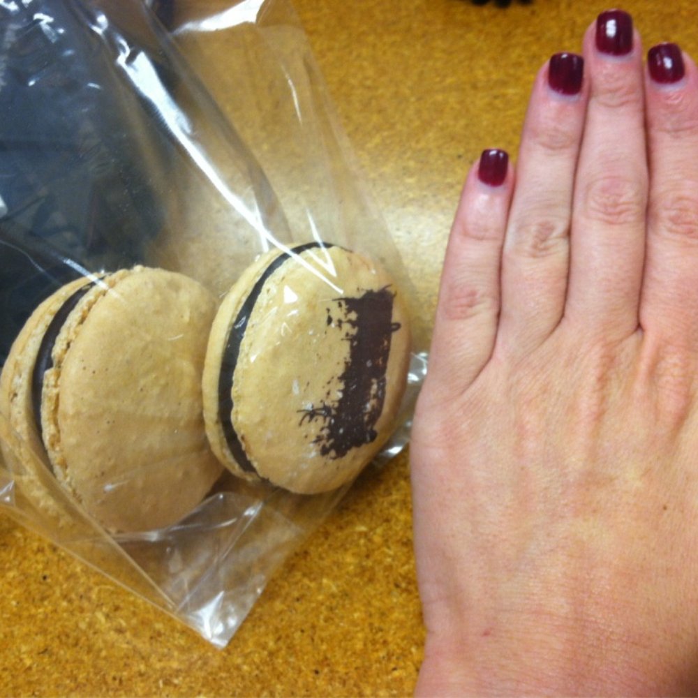 Hendrickx Belgian Bread Crafter - Super-size macarons = super-size deliciousness - Bakeries Near Me - Chicago, Illinois