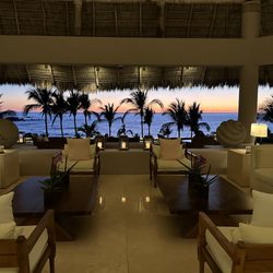 Four Seasons Resort - Lobby view