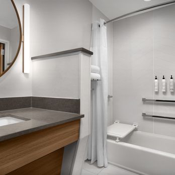 Fairfield by Marriott Inn & Suites - Bathroom with Tub-Shower combination - Hotels Near Me - Newberg, Oregon Fairfield by Marriott Inn & Suites - Bathroom with Tub-Shower combination - Hotels Near Me - Newberg, Oregon