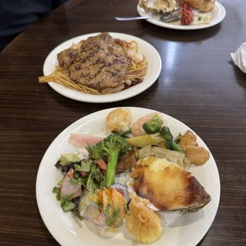Four Season Buffet - Plates of food - Buffets Near Me - Burlington, Washington Four Season Buffet - Plates of food - Buffets Near Me - Burlington, Washington