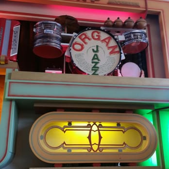 Cafe Modern - Famous electric organ. ...plays for only one euro! - Belgian Near Me - Voeren, VLI