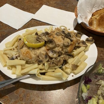 Mama's Italian Restaurant - Chicken Piccata - Italian Near Me - Englewood, Florida Mama's Italian Restaurant - Chicken Piccata - Italian Near Me - Englewood, Florida