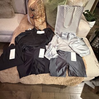 Lululemon Athletica - My return items - Sports Wear Near Me - Corte Madera, California Lululemon Athletica - My return items - Sports Wear Near Me - Corte Madera, California