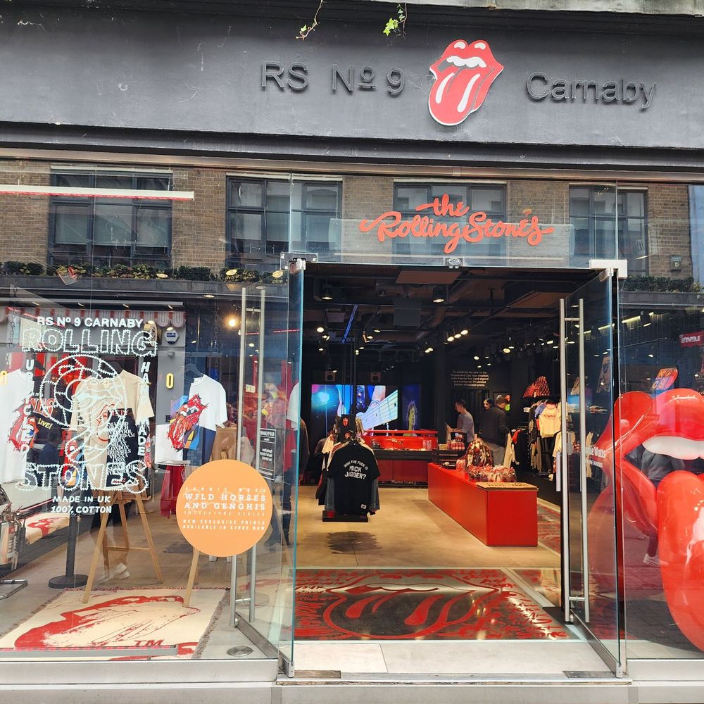 Carnaby Street - ROLLING STONES STORE - Shopping Centers Near Me - London, XGL Carnaby Street - ROLLING STONES STORE - Shopping Centers Near Me - London, XGL