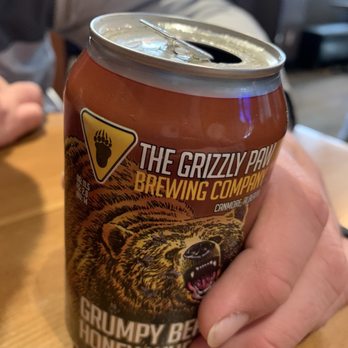 Bear Street Tavern - Pizza Near Me - Banff, Alberta