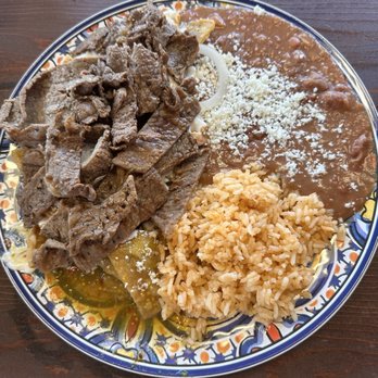Pan Artesanal - chilaquiles verdes con bistek - Coffee & Tea Near Me - Chicago, Illinois Pan Artesanal - chilaquiles verdes con bistek - Coffee & Tea Near Me - Chicago, Illinois